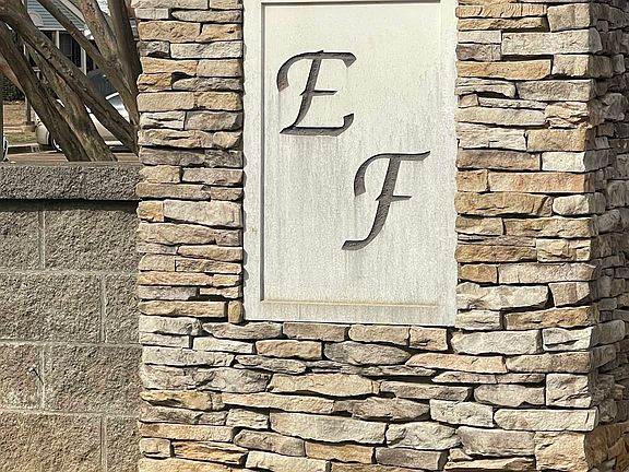 2nd image of 1007 Liberty Dr Unit 1007