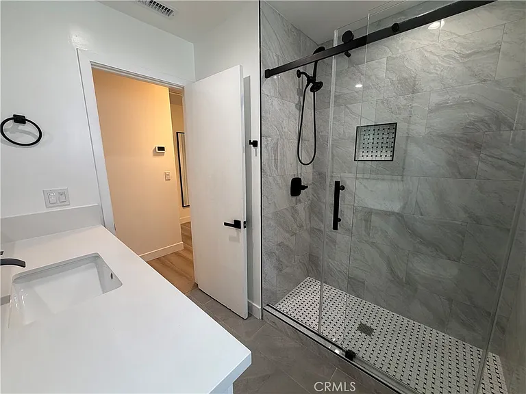 8414 Owensmouth Ave — Photo 14