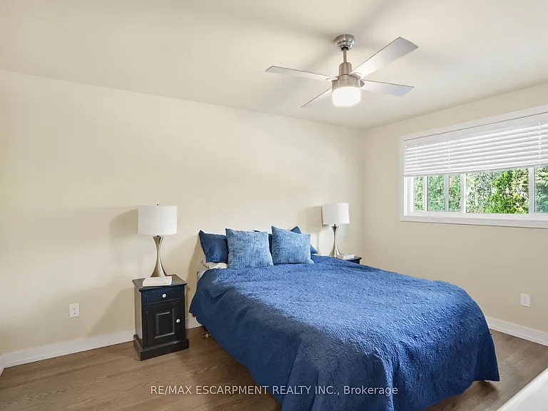 570 Rosedale Cres — Photo 17