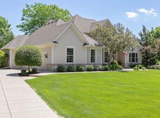 2849 Edgewater Cir, Woodbury, MN 55125