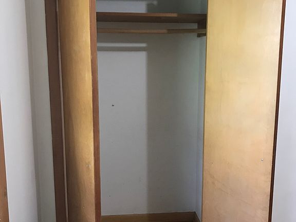 2nd bed closet 