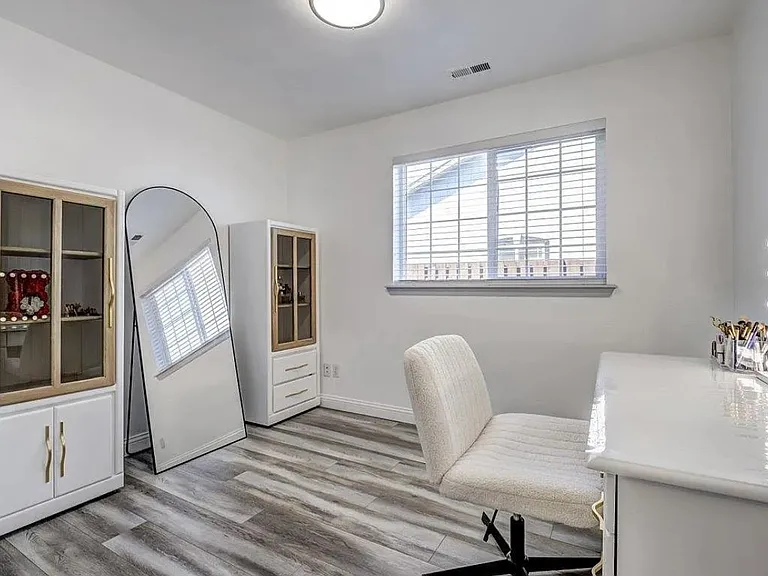 214 S Belfair Pl — Photo 29