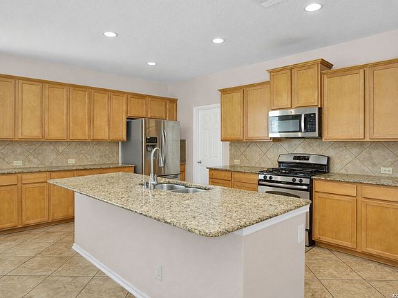 5th image of 8743 Dove Oak Ln