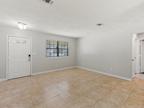 5th image of 162 Dawn Lauren Ln