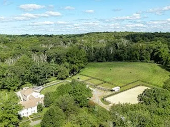 60 Washington St #60, Sherborn, MA 01770