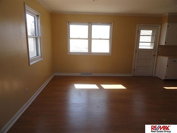 3rd image of 4557 Greene Ave