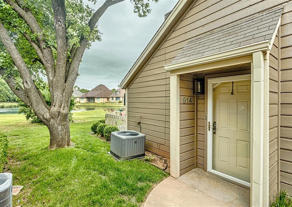 1st image of 914 W Parkway Dr