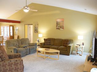 72 Ascot Glen Dr, Franklin, OH 45005