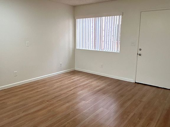 4th image of 643 N Hill Pl APT 3