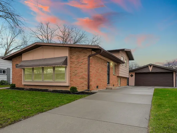 307 Virginia Ave, Glenwood, IL 60425