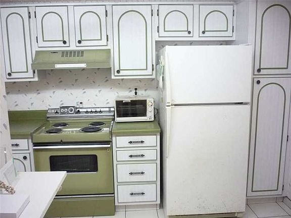 2nd image of 9623 S Hollybrook Lake Dr APT 309