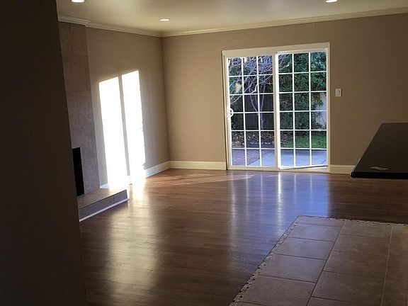 4th image of 858 Cypress Ave