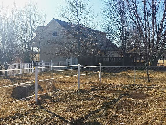 2nd image of 19570 Rosewood Dr
