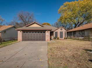 6831 Beaty St, Fort Worth, TX 76112