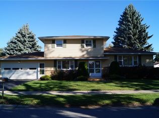 320 Wahl Rd, Rochester, NY 14609