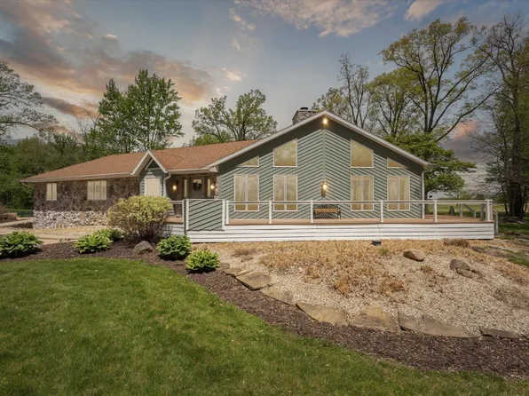 1602 S Saint Andrews Rd E, Winona Lake, IN 46590