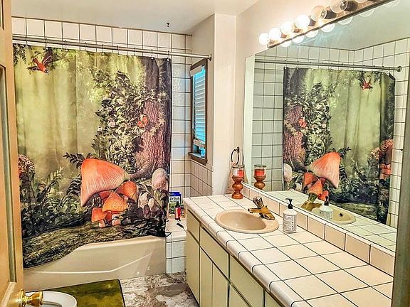 3rd image of 5805 N Miami Pl