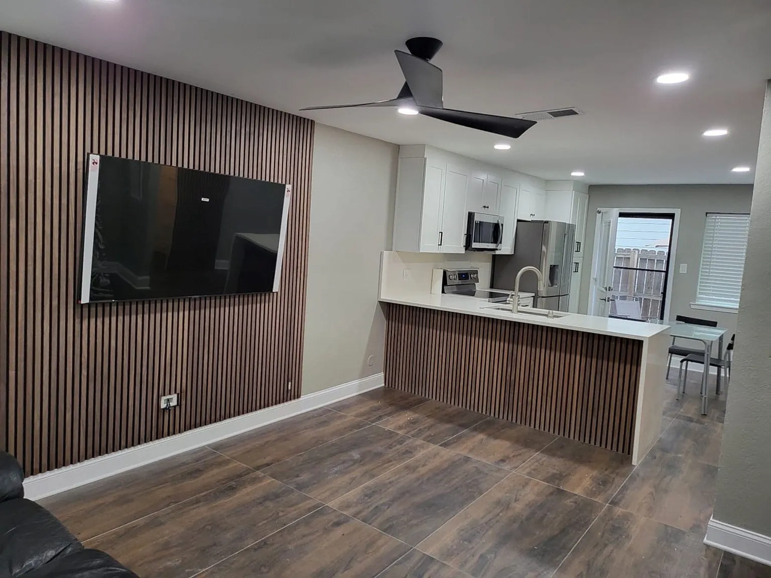 2 bed, 2.5 bath, 928 sqft, $1,750 — Photo 4