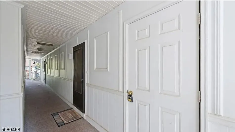 Hall way and Main Door - 35 Lindsey Ct #35