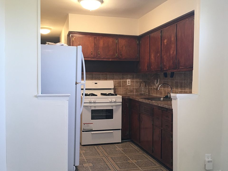 1st image of 10021 Avenue L #1