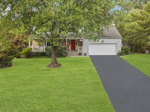 31 Brophy Dr, Ewing, NJ 08638