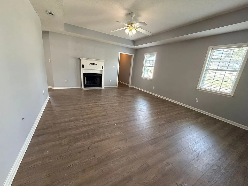 4049 Chadwyck Dr