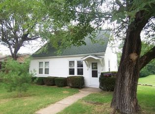 1305 E 3rd St, Washington, MO 63090