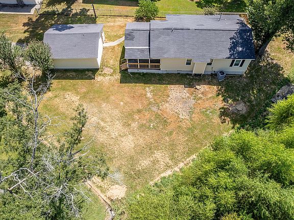 3rd image of 1570 Yaupon Cove Dr