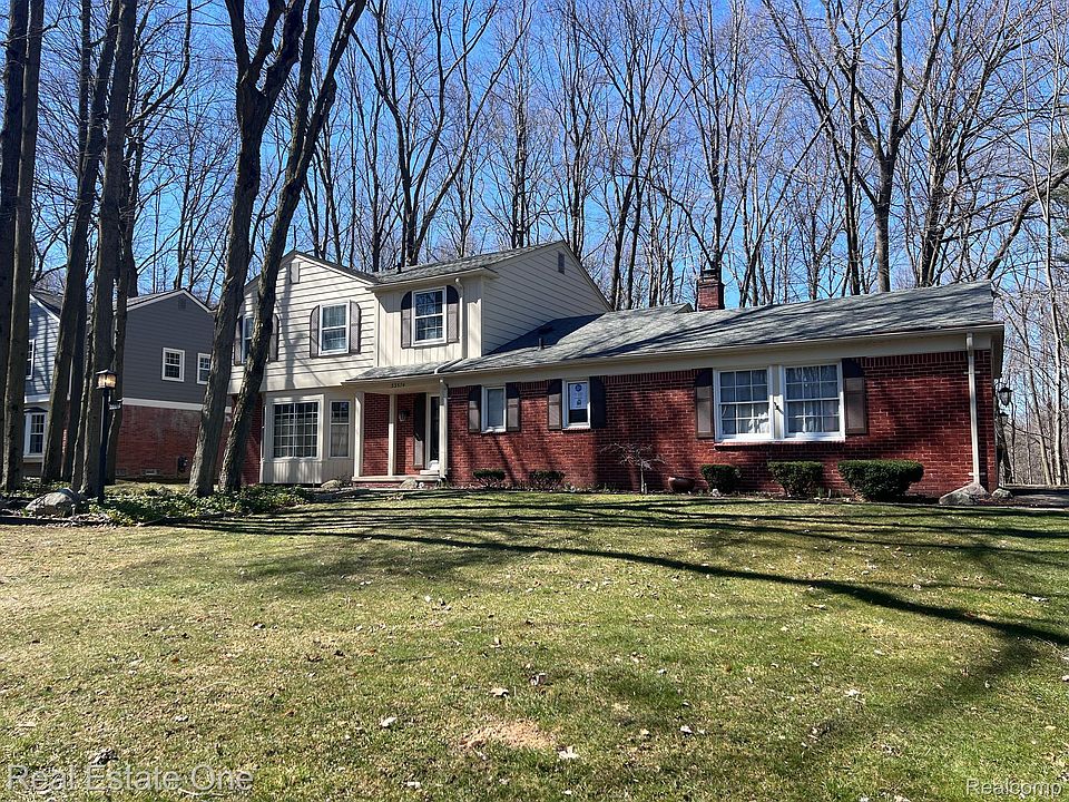 1st image of 33574 Colony Park Dr