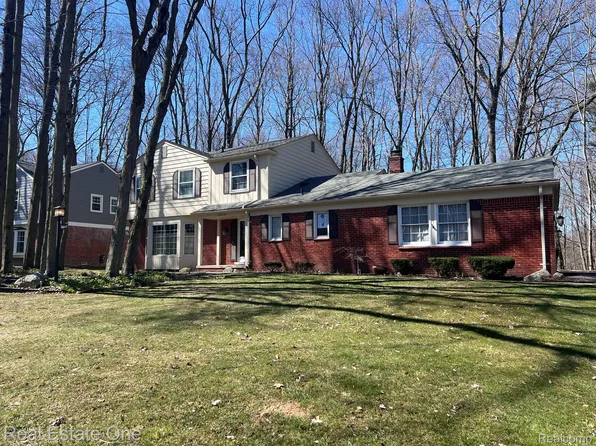 33574 Colony Park Dr, Farmington Hills, MI 48331