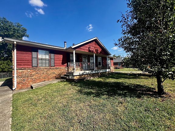 4th image of 806 Charlie Pl