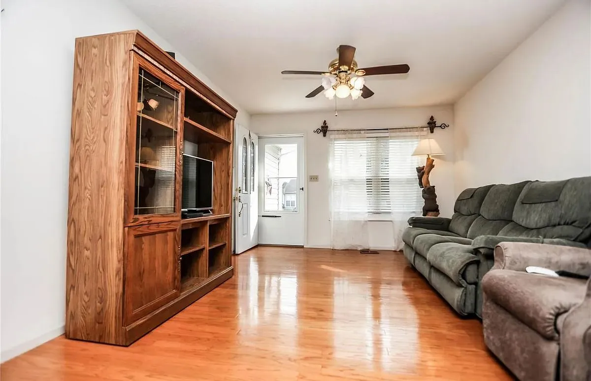 2 bed, 2.0 bath, 1608 sqft, $1,450 — Photo 4