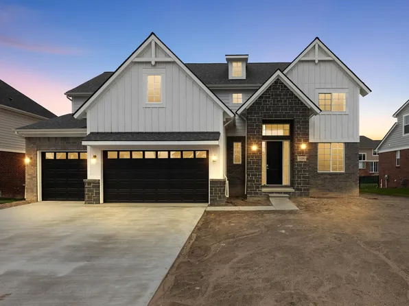 26538 Creek View Dr N, Chesterfield, MI 48051
