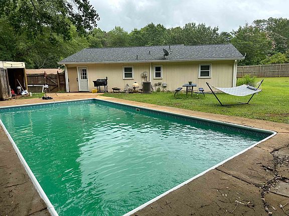 3rd image of 142 Willowood Dr