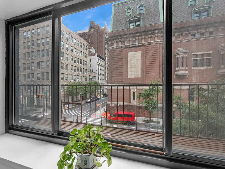 61 Lexington Ave #2C — Photo 8