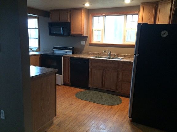 3rd image of 0368 N Oakwood Dr