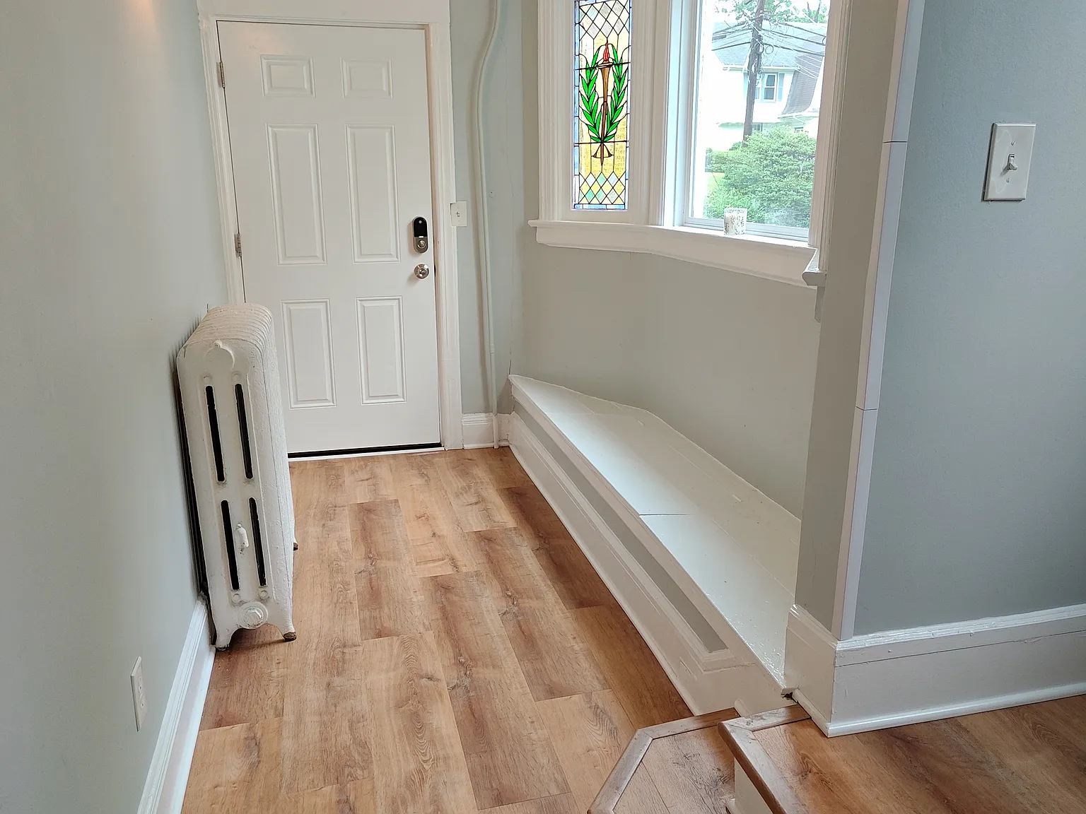 3 bed, 1400 sqft, $2,500 — Photo 2