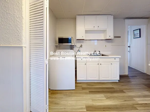 22 Lyle St, Malden, MA 02148