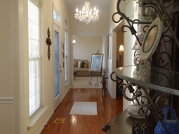 5th image of 701 Mount Vernon Dr