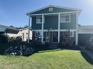 3542 Byrd Dr, Sterling Heights, MI 48310