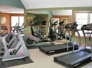 6135 Chasewood Pkwy APT 116, Hopkins, MN 55343