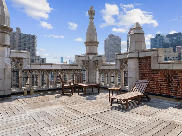 25 Tudor City Place image 9 of 12