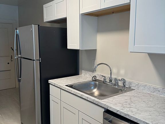 4th image of 2558 Madison Rd APT 20