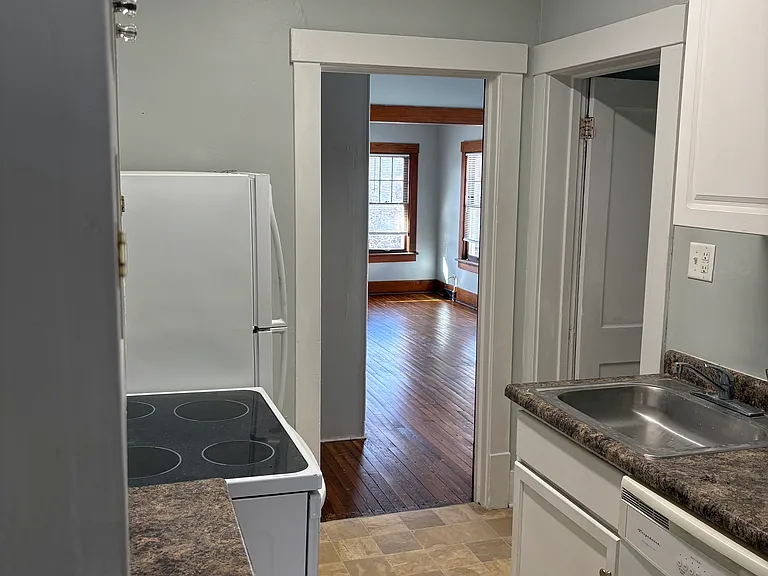 129 N 36th St #1 — Photo 7