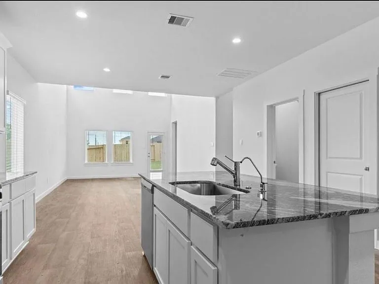 8051 Marchese Dr — Photo 18