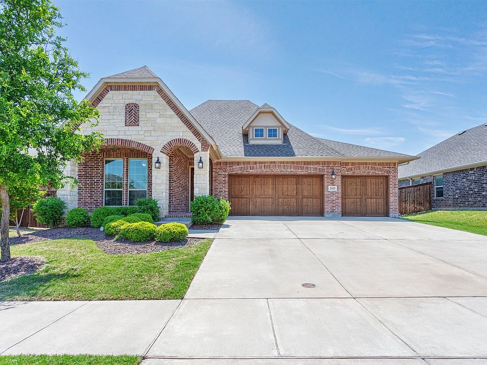 1st image of 2425 Chapel Oaks Dr