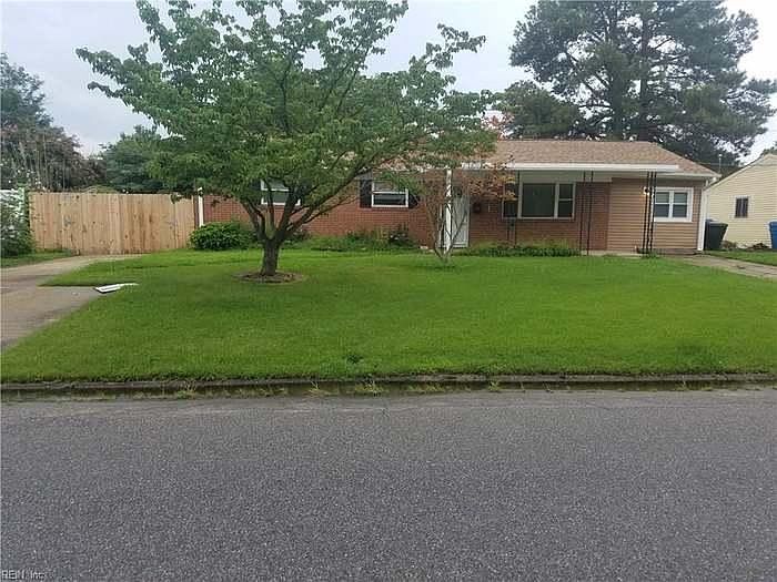 THIS HOUSE HAS BEEN COMPLETELY RENOVATED. Street View,2 driveways, a perfect rental home!