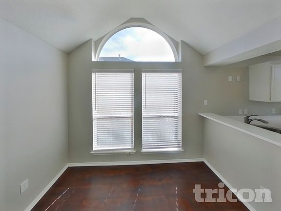 3rd image of 1625 Meadowlark Ln
