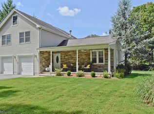 10 Riverside Dr, Pequannock, NJ 07440