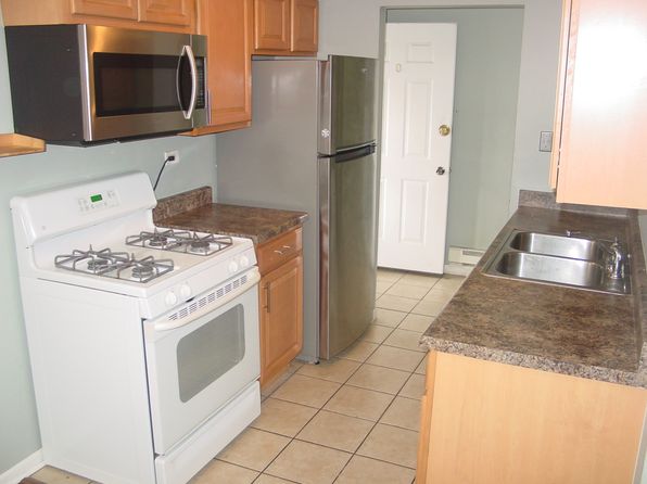 1810 W Hatherleigh Ct APT 2B, Mount Prospect, IL 60056